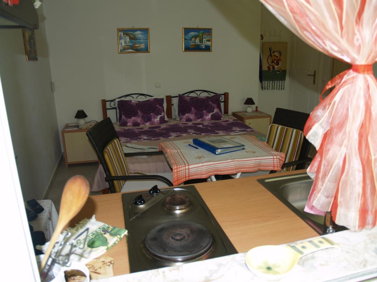 Villa Verde Apart-Hotel Néa Mákri エクステリア 写真