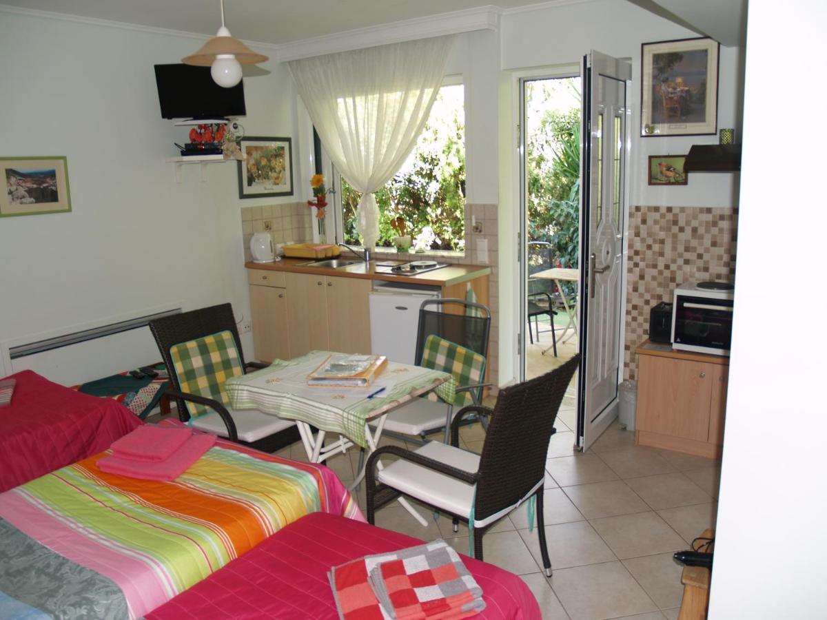 Villa Verde Apart-Hotel Néa Mákri エクステリア 写真